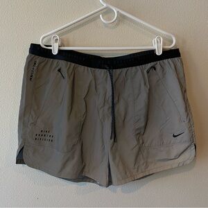 Nike Running Division Reflective Running Shorts FZ1123-035 $100 - Size XL